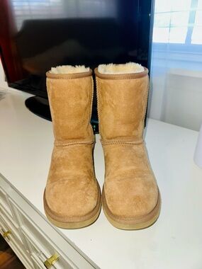 UGG Classic Short Chestnut Suede Shearling Boots